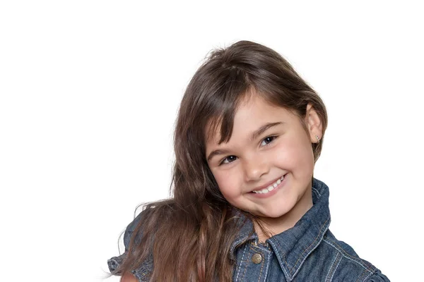 Porträtt av leende liten flicka — Stockfoto