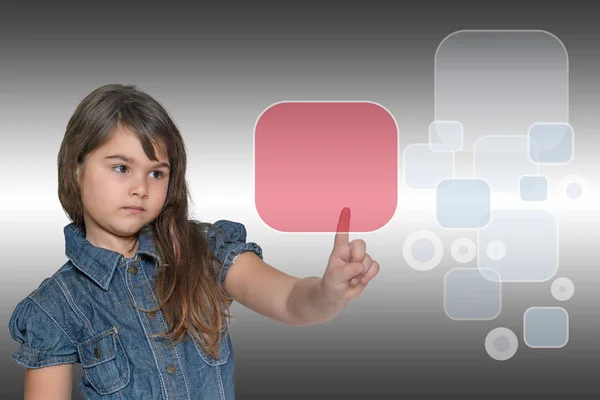 Kleines Mädchen und transparentes Rechteck-Touchscreen-Konzept — Stockfoto