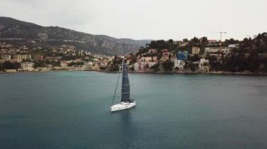 Hava görüntüsü. Körfez lüks yatlarında yat yarışı Fransa 'da..