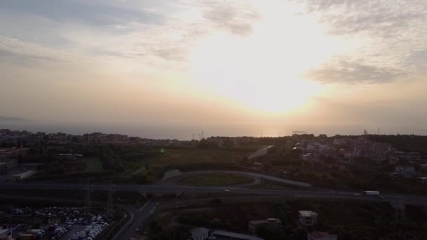 Hermosa vista aérea del amanecer por encima de Reggio Calabria — Vídeos de Stock