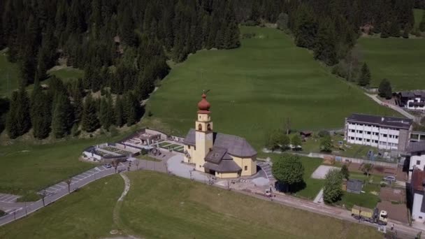 Aerial beautiful view of church with tower in the italian countryside — Stock Video