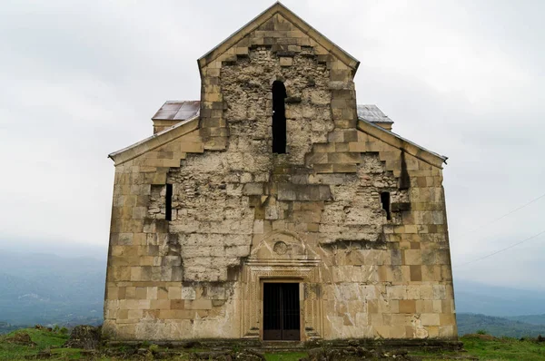 Iglesia cristiana de piedra antigua, templo de Bediysky, Abjasia . —  Fotos de Stock