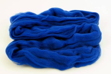 Keçe yünü, peygamberçiçeği mavi (mavi) renk.