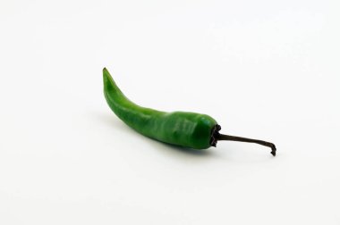 Acı biber, renk - yeşil.
