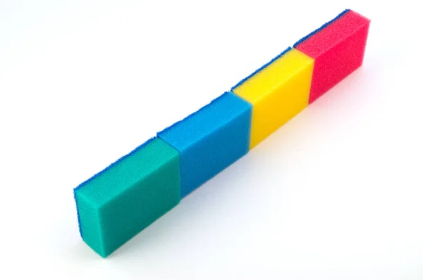 Esponja Espuma Colorida Para Limpar Sujeira Colocada Uma Linha Diagonalmente — Fotografia de Stock