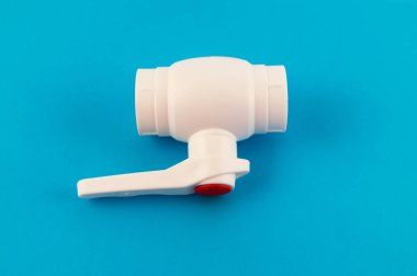 Pvc boru su sistemi faydalanarak için beyaz bir plastik dokunun bir nargile, yüklemek için uygun olduğunu.