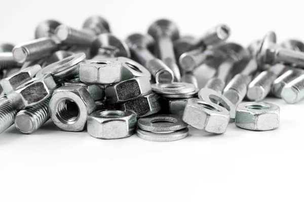 Metallteile Für Verbindungselemente Muttern Scheiben Und Schrauben Auf Weißem Hintergrund — Stockfoto