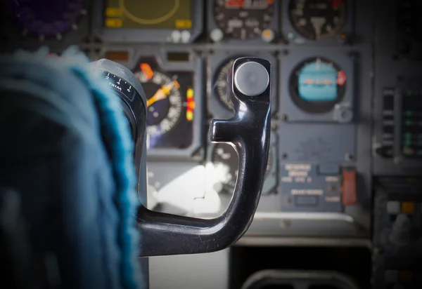 Center console and throttles in airplane — Stock Photo, Image