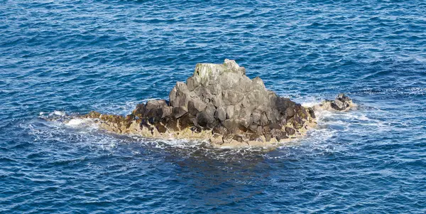 Malý ostrov v westcoast Islandu — Stock fotografie