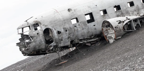 미국의 버려진된 잔해 아이슬란드 남부에 군사 비행기 — 스톡 사진