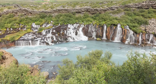 Cachoeiras Hraunfossar na Islândia — Fotografia de Stock