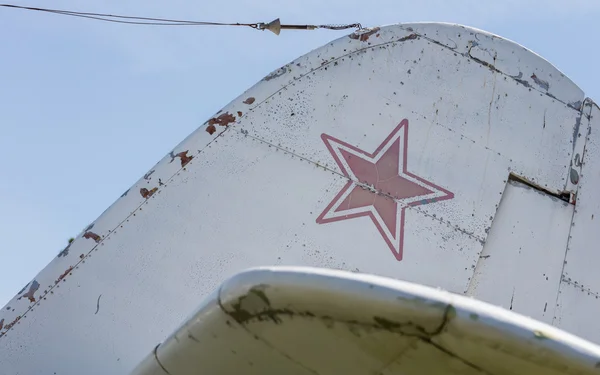 Op een oude gevechtsvliegtuig ' ster ' symbool — Stockfoto