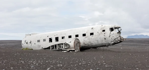 O naufrágio abandonado de um avião militar dos EUA no sul da Islândia — Fotografia de Stock