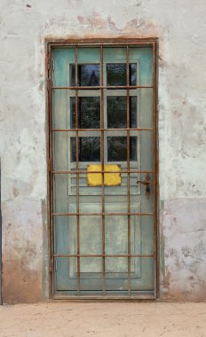 yıpranmış eski kapı 