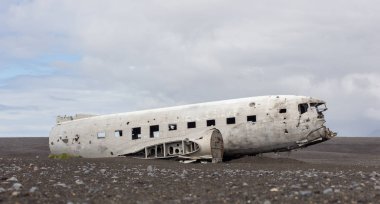 Terk edilmiş enkaz bir ABD askeri uçakta Güney İzlanda