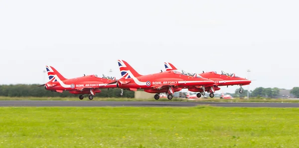 LEEUWARDEN, THE NETHERLANDS - JUNE 10, 2016: RAF Red Arrows perf — Stock Photo, Image