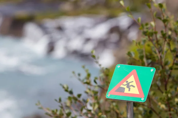 Groen plein teken - waarschuwing voor gevaar van vallen — Stockfoto