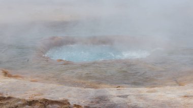 Ünlü Strokkur Şofben - İzlanda - yakın çekim