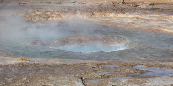 The famous Strokkur Geyser - Iceland - Close-up — Stock Photo, Image