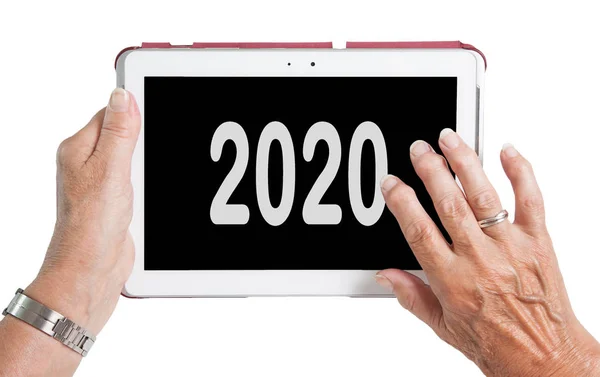 Senior lady rilassante e il suo tablet - 2020 — Foto Stock