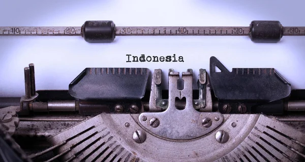 Mesin ketik lama Indonesia — Stok Foto