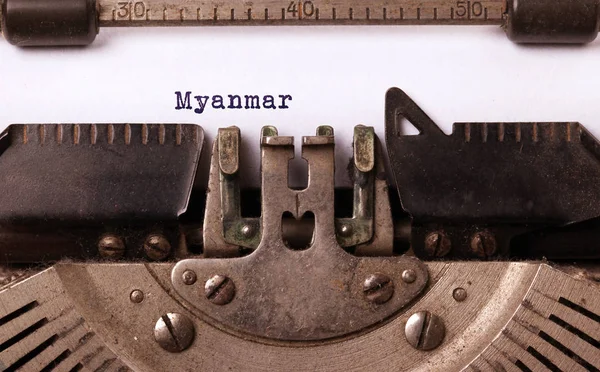 Antigua máquina de escribir - Myanmar —  Fotos de Stock