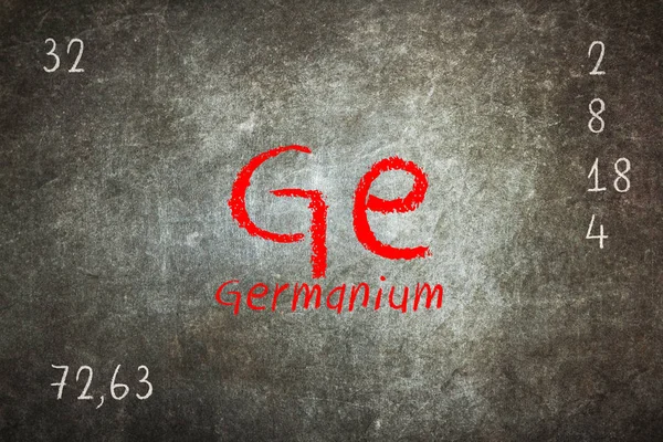 Geïsoleerde schoolbord met periodieke tabel, germanium — Stockfoto
