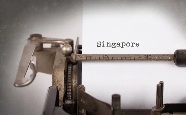 Gammal skrivmaskin - Singapore — Stockfoto