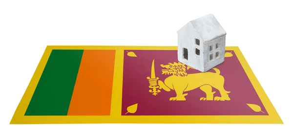 Pequena casa em uma bandeira - Sri Lanka — Fotografia de Stock