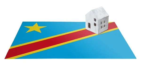 Kleines Haus auf einer Fahne - Kongo — Stockfoto