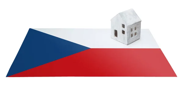 Litet hus på en flagga - Tjeckien — Stockfoto