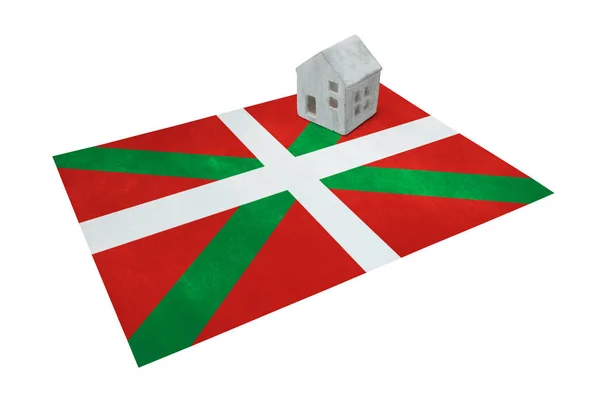 Petite maison sur un drapeau - Pays Basque — Photo