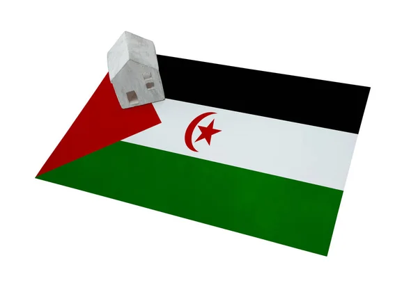 Petite maison sur un drapeau Sahara Occidental — Photo