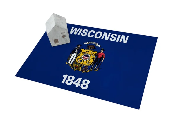 Bir bayrak - Wisconsin üzerinde küçük ev — Stok fotoğraf