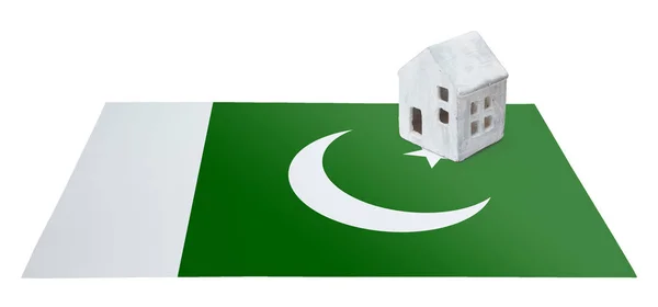 Μικρό σπίτι σε μια σημαία - Πακιστάν — Φωτογραφία Αρχείου