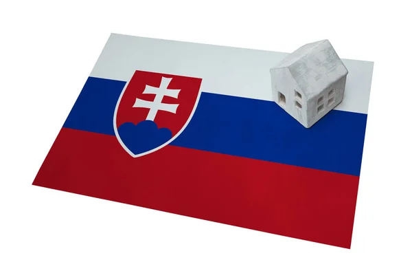 Mały dom na flagę - Słowacja — Zdjęcie stockowe