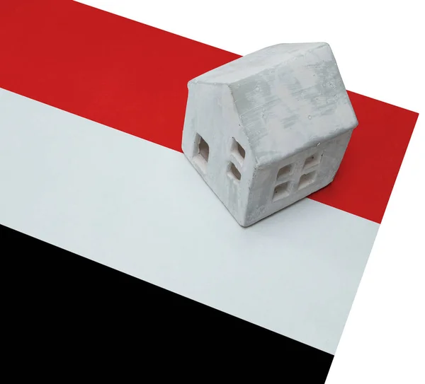 Mały dom na flagę - Jemen — Zdjęcie stockowe
