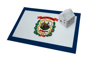 Bir bayrak - West Virginia üzerinde küçük ev