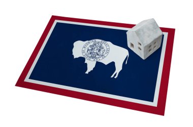 Bir bayrak - Wyoming üzerinde küçük ev