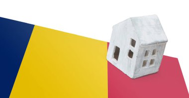 Bir bayrak - Romanya üzerinde küçük ev