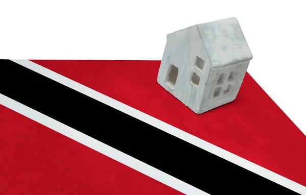 Petite maison sur un drapeau - Trinité-et-Tobago — Photo