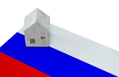 Bir bayrak - Rusya üzerinde küçük ev