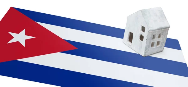 フラグ - キューバ上の小さな家 — ストック写真