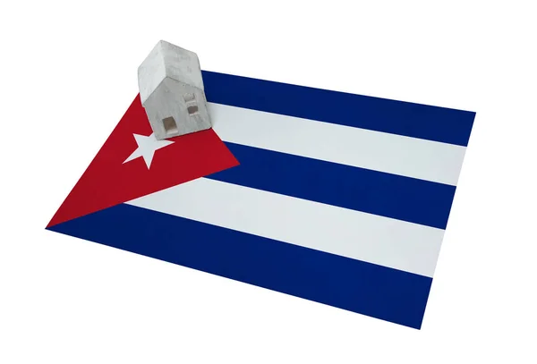 Malý domek na vlajce - Kuba — Stock fotografie