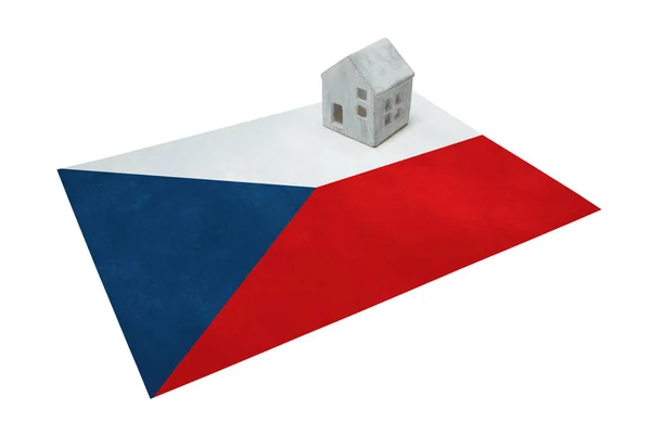 Litet hus på en flagga - Tjeckien — Stockfoto