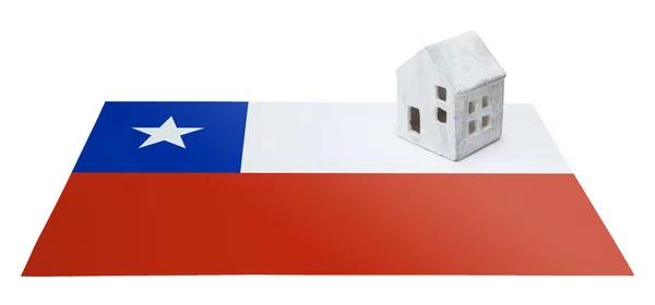 Pequeña casa en bandera - Chile —  Fotos de Stock