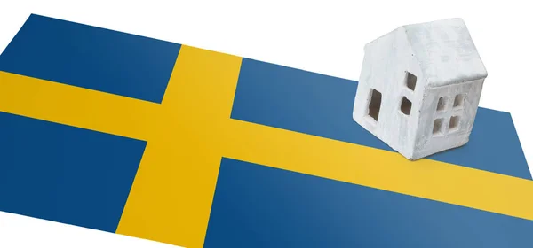 国旗 - スウェーデン上の小さな家 — ストック写真