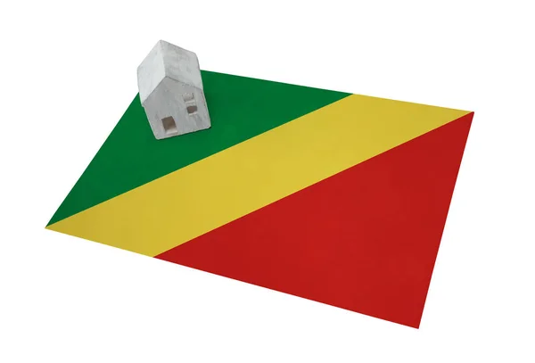 Bir bayrak - Kongo üzerinde küçük ev — Stok fotoğraf
