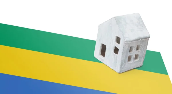 Litet hus på en flagga - Gabon — Stockfoto