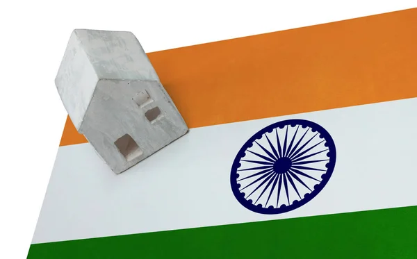 Litet hus på en flagga - Indien — Stockfoto